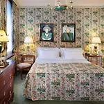 Hotel Duc De St-simon 4*