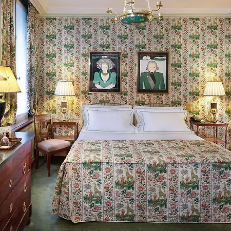 Hotel Duc De St-simon 4*