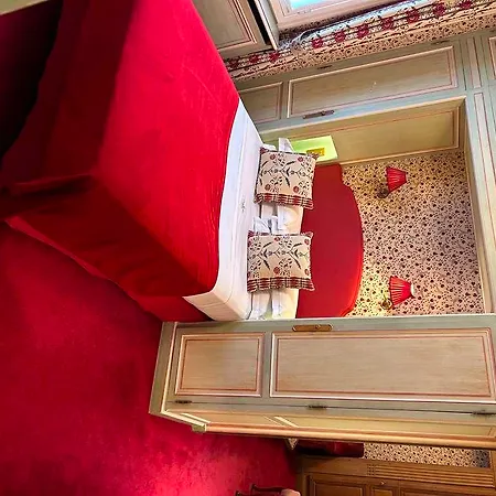 Duc De St-simon Hotel