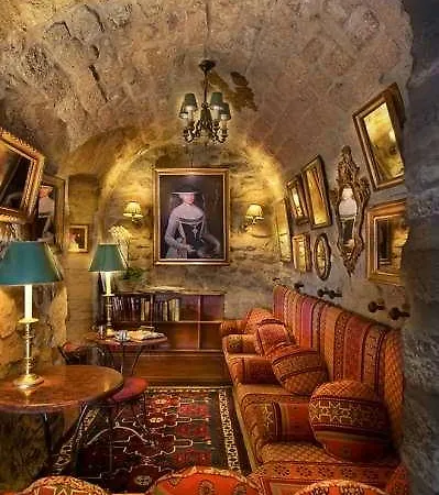 Hotel Duc De St-simon 4*