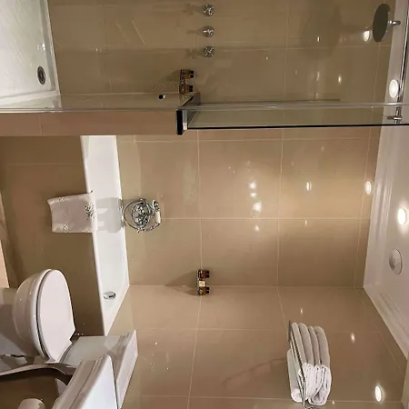 Hotel Duc De St-simon 4*