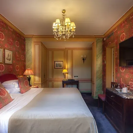 Hotel Duc De St-simon 4*