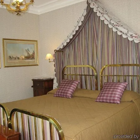 Duc De St-simon Hotel Paris