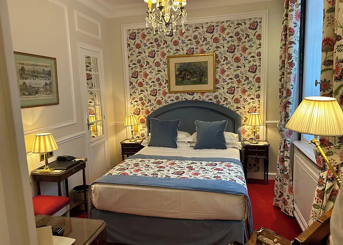 Отель Duc De St-simon Париж