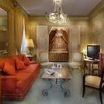 Duc De St-simon 4* פריז