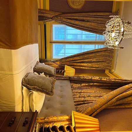 ホテル オテル デュック ド サン-シモン パリ