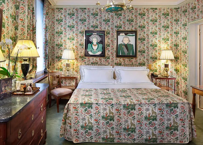 מלון Duc De St-simon 4*